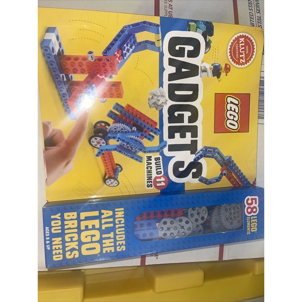 Klutz 821963 Gadgets Activity Building Kit with Book and 58 LEGO Bricks